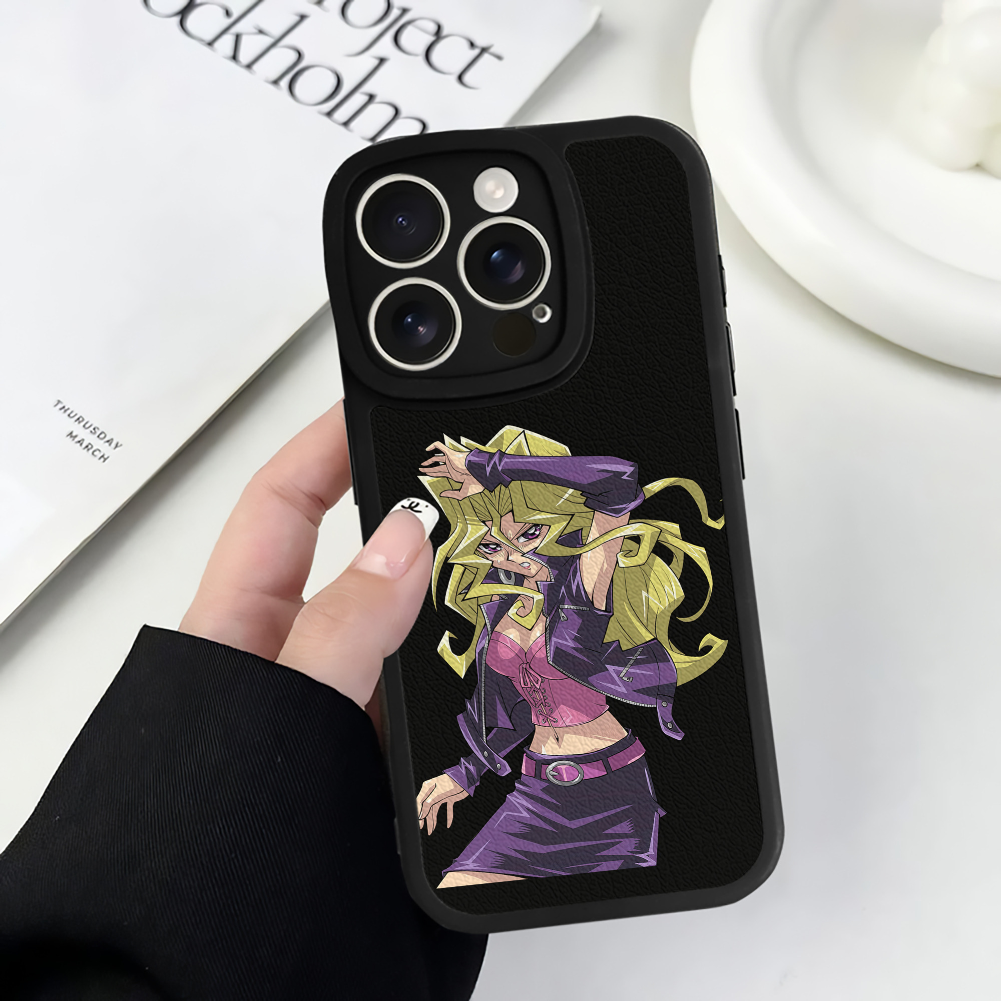 （画像用） 遊☆戯☆王 Yu-Gi-Oh! 【iPhone 16シリーズ対応】シリコンスマホケース（レザー調） 材質：シリコン